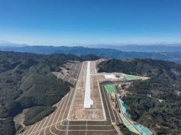 云南鳳慶通用機場(chǎng)建設工程項目土石方、地基處理及排水工程施工